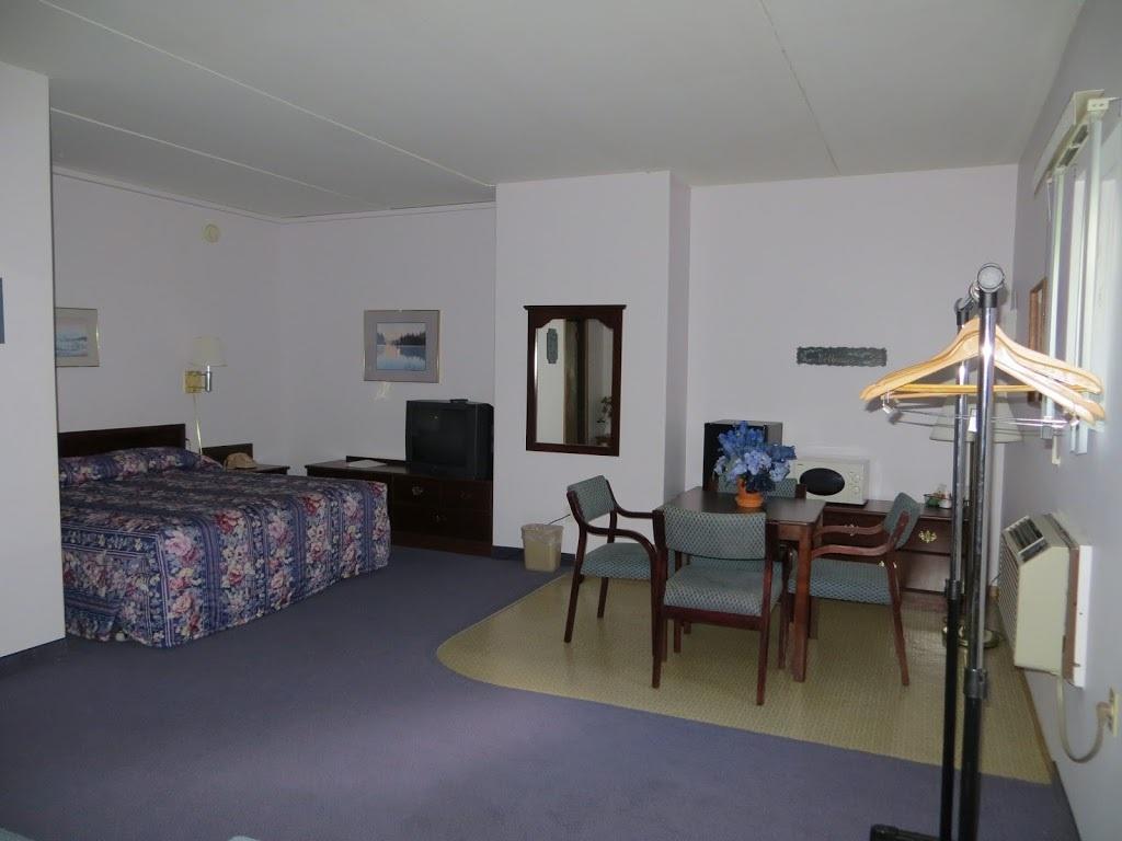 The Bluffs Inn & Suites Decorah Extérieur photo